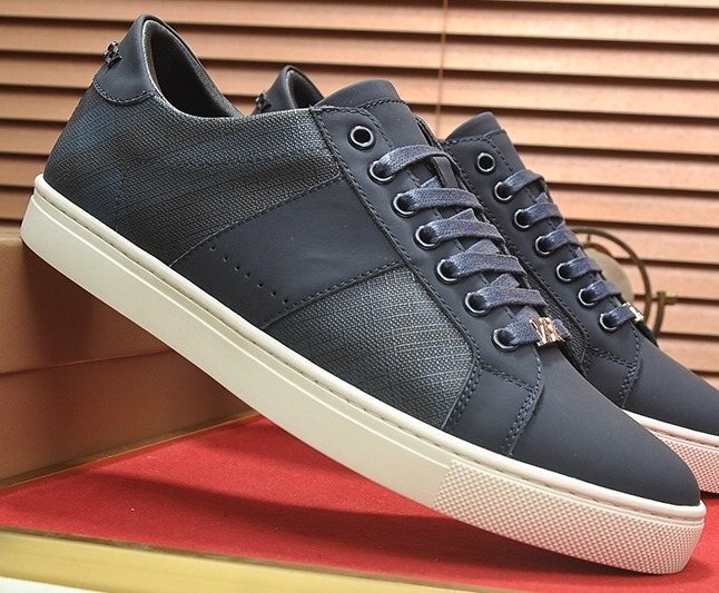 Burberry Panel Low-Top Sneakers